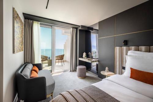 608319977 Grand Hotel Adriatic