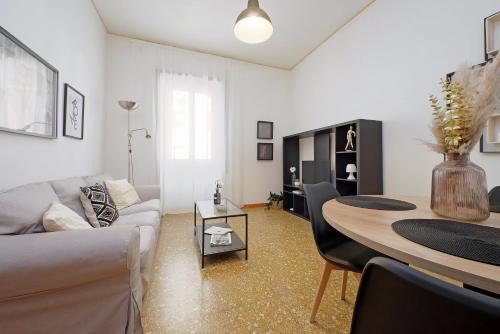 Micheles Flat, Roma