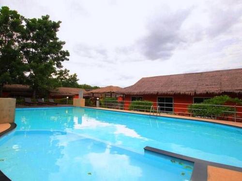 Swimming pool, Aurora Resort in Lat Ya