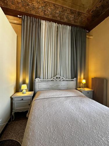 Large Double or Twin Room image 2