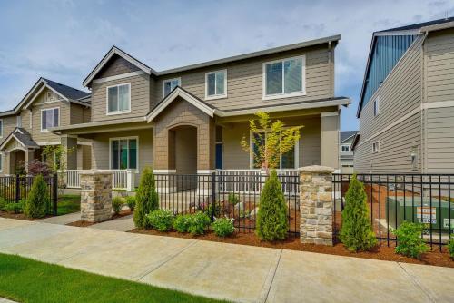 Exterior view, 2 private bedrooms 1 private bathroom in shared home in Happy Valley (OR)