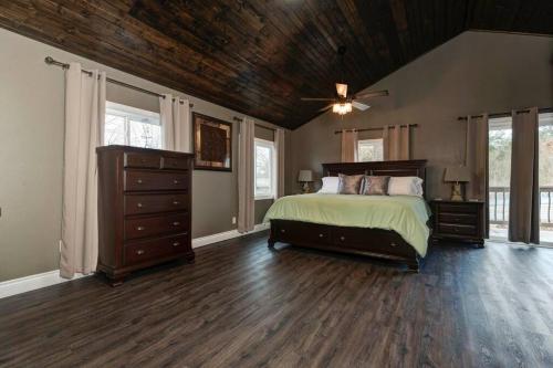 The Tuscan Table Rock Lake Home in Kimberling City, USA