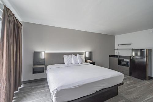 King Room - Non-Smoking