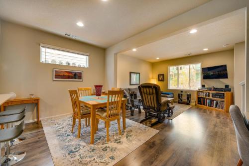 Facilities, 2 private bedrooms 1 private bathroom in shared home in Happy Valley (OR)