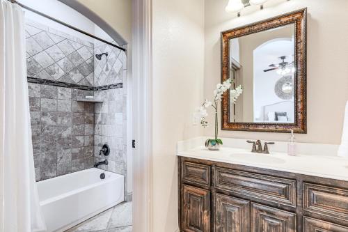 4 Mi to Kalahari Resort Round Rock Home with Patio! in Round Rock, USA