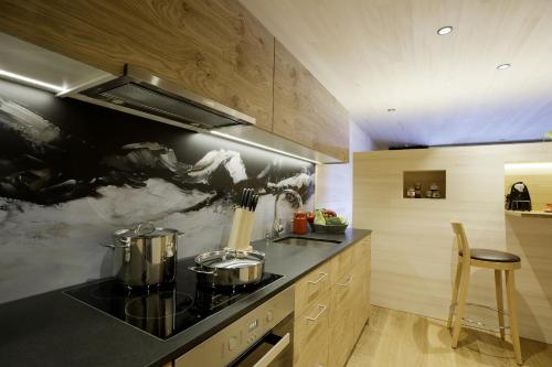 n Apartments Hotel - image 4