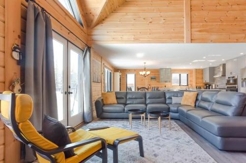 Snow Pines by FantasticStay in Fernie, Canada