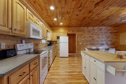 Near Lake! Tennessee Family Getaway with Game Room in 米蘭(TN)