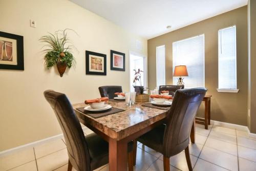 Resort Condo with all amenities needed-Cane Island in Kissimmee, USA