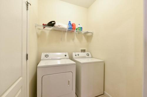 Resort Condo with all amenities needed-Cane Island in Kissimmee, USA