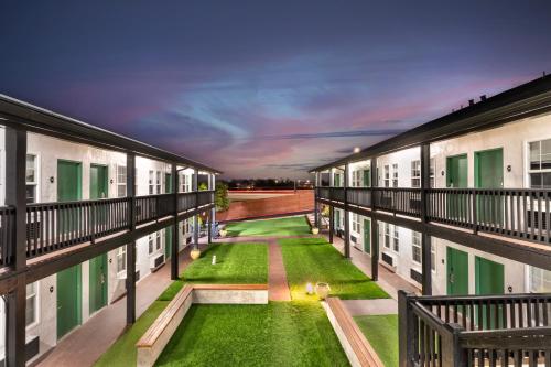 外部景觀, 濱海州立海灘貝斯特韋斯特酒店 (Best Western Marina State Beach) in 瑪麗娜