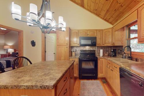 Lazy Bear Cabin in Ellijay, USA