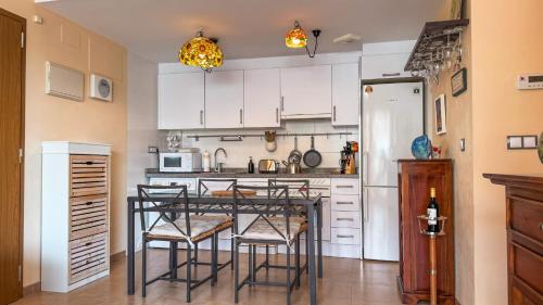 Küche, Luxury boutique 1bd apartment w garden - Pet friendly! in Golf Bahia