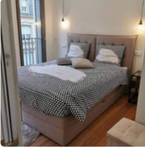 Elegant 2022 one bedroom flat with terrac and parking