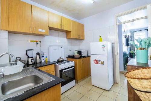 מטבח, Hirwado Homes - With 5 Beds, 2Baths & Balcony in Mlolongo