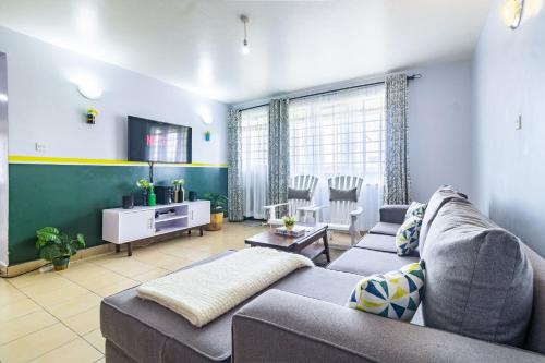 Patogumai, Hirwado Homes - Gated -Secure - GAMES -3 bedroom - 5 Beds -2Baths - Balcony- 15mins to SGR-JKIA in Mlolongo