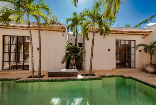 Posh large Villa Minutes from the Beach in Tulum, Mexico