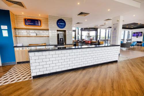 Holiday Inn Express - Manchester - TRAFFORDCITY an IHG Hotel - image 10