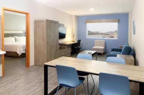 608360579 Holiday Inn Express Manzanillo by IHG