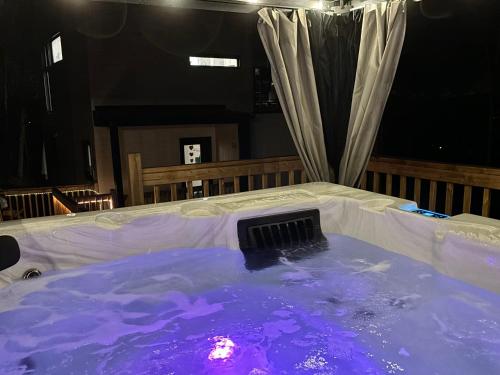 Pezsgőfürdő, NatureX in Saint-Alphonse-Rodriguez (QC)