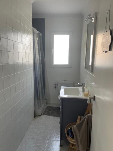 Casa Familiar En la Maravillosa Ciudad de L'Eliana Con 3 Habitaciones - Miniatura 5