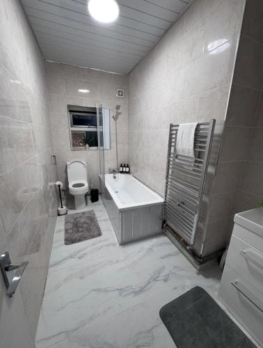 3 bedroom house Birmingham, Birmingham (zdjęcie 10)