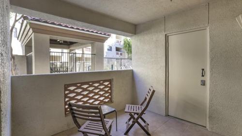 Comfort and Style in the Phoenix Biltmore Area! - image 3