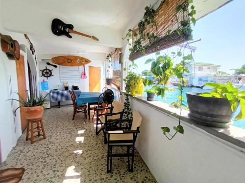 Shrimpy's Waterfront Hostel and Crew Quarters in Saint Martin