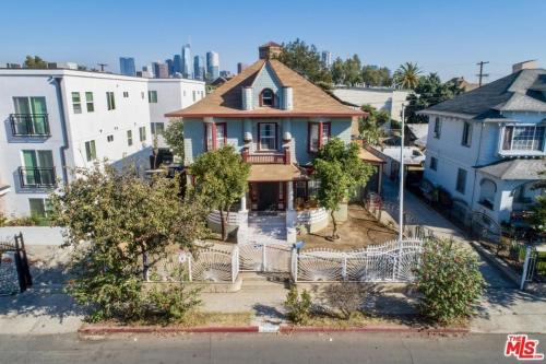 Roaming Roots in Los Angeles, USA