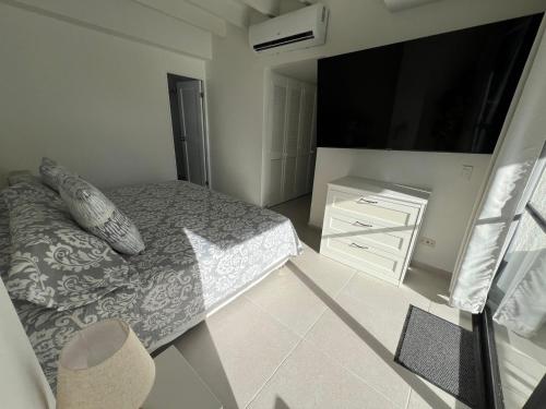 Bay Exclusive Apartment - image 2
