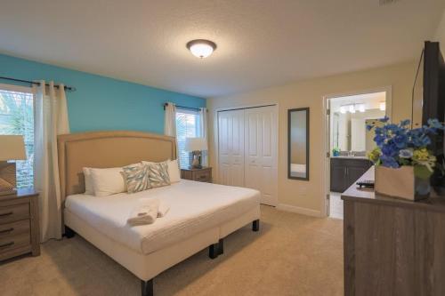 Magical Townhome private pool in Storey Lake in Kissimmee, USA