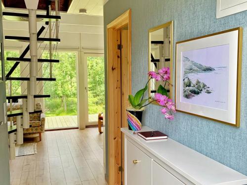 Hotellet från utsidan, The Blomsholm Cabin - Recharge Your Electric Car in Strömstad