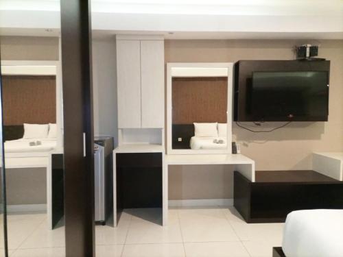 Luxurious Studio at Mataram City Apartment By Travelio Luxurious Studio at Mataram City Apartment By Travelio
