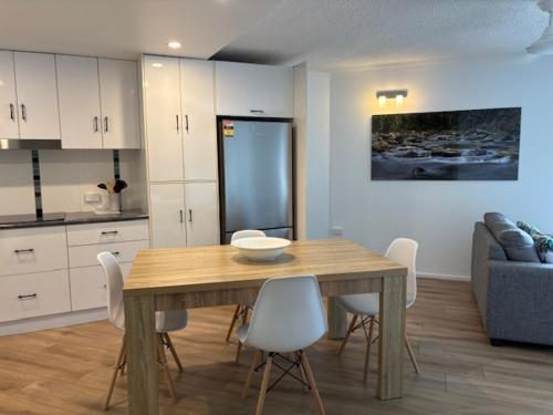 Superior One-Bedroom Apartment image 5
