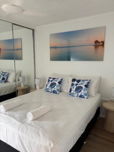 Superior One-Bedroom Apartment image 6