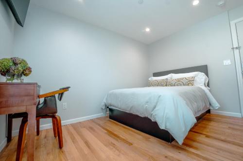 Hampton Bays Hotel On Main - image 2