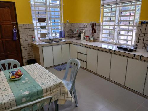 Kitchen, Hill View Paka Homestay in Paka