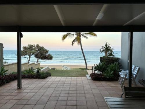 Beach at your feet, Bargara (photo 2)