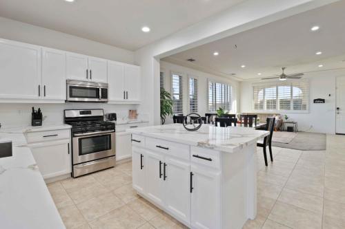 Secluded Getaway, Self Check-in & Slt Water Pool in Indio, USA