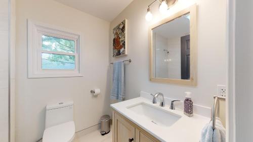 Family Friendly Grosse Pointe Beauty in Grosse Pointe Woods, USA