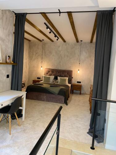 Courthouse Apartments Slavi