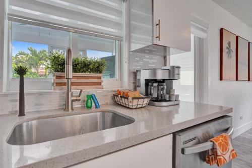 Coastal Breeze Retreat in Pembroke Pines, USA