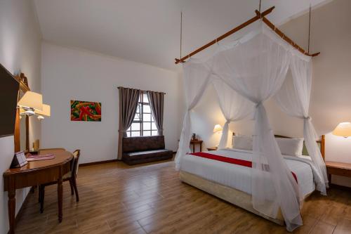 2 bedrooms, 5 beds