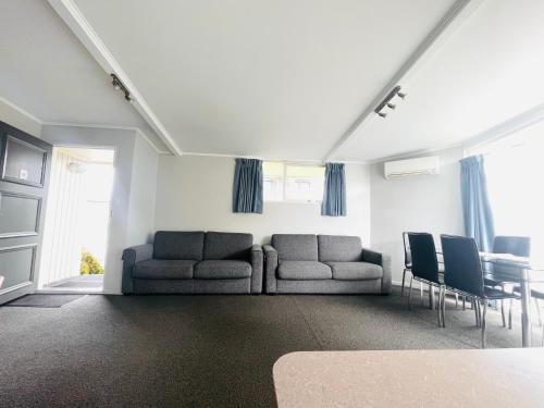Superior Two-Bedroom Apartment image 5