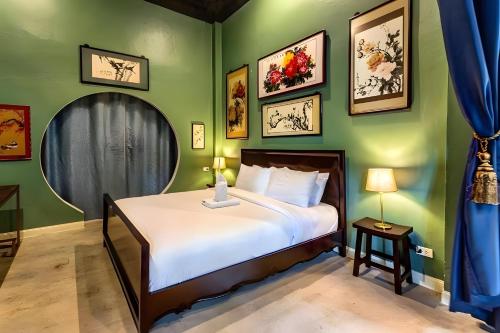 room detail thumbnail 0