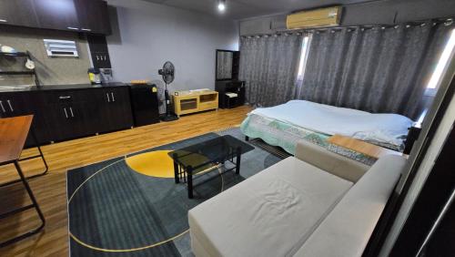อิมแพค เมืองทองธานี ห้องเช่ารายวัน เมืองทอง popular condo C5 Room Type - Family Room