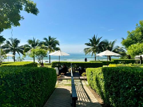 Escape Condominiums Beachfront Suites - Mae Phim - 주변 환경
