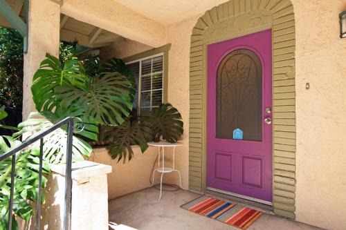 Hillcrest 3 bedroom charming private home by shops & restaurants in San Diego, USA