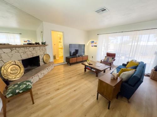 Desert Chic, Pool & Spa, Fiber, Kid Friendly in Palm Desert, USA