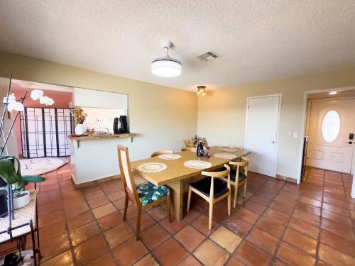 Desert Chic, Pool & Spa, Fiber, Kid Friendly in Palm Desert, USA